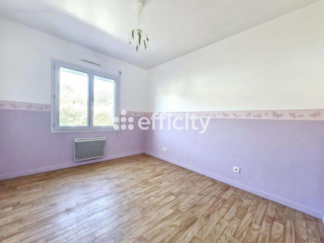 Maison à SAINT-GEORGES-DE-POINTINDOUX