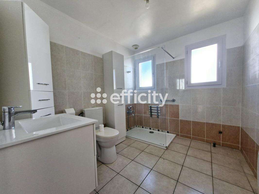 Maison à SAINT-GEORGES-DE-POINTINDOUX