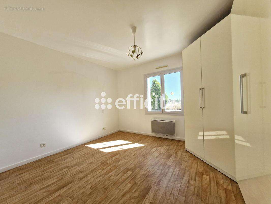 Maison à SAINT-GEORGES-DE-POINTINDOUX