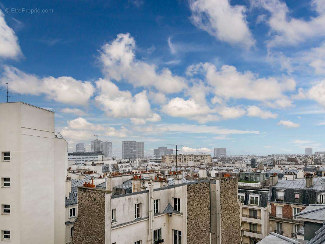 Appartement à PARIS-16E