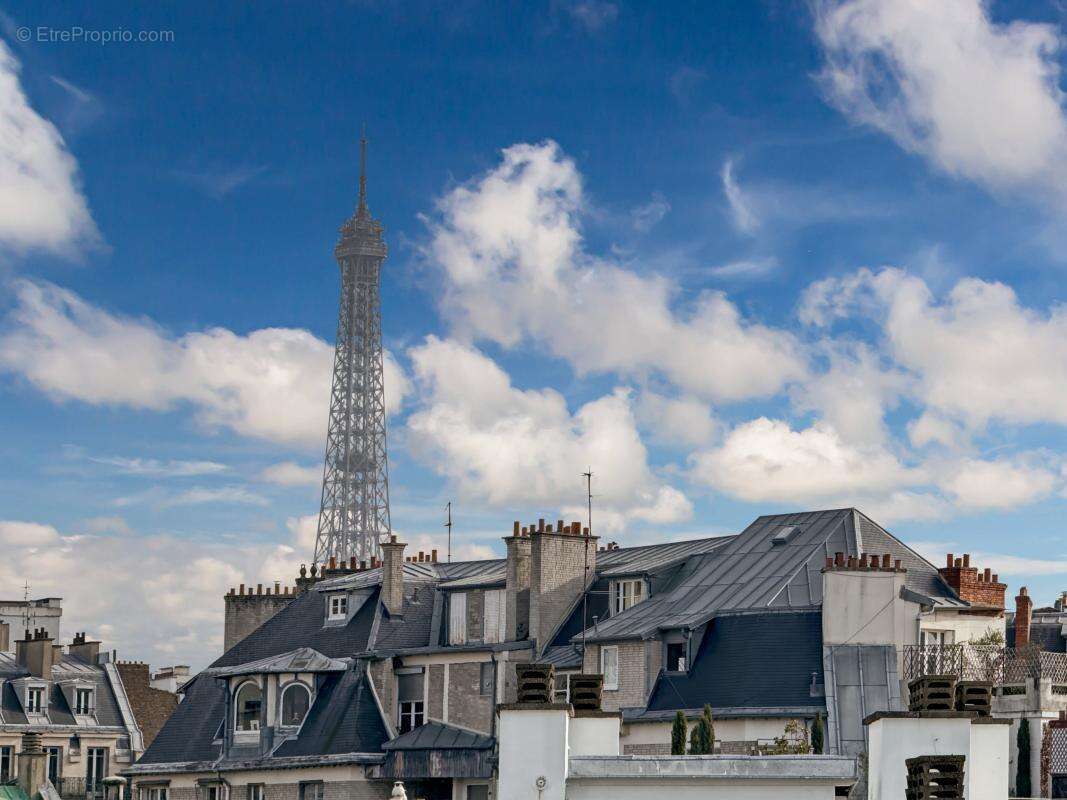 Appartement à PARIS-16E