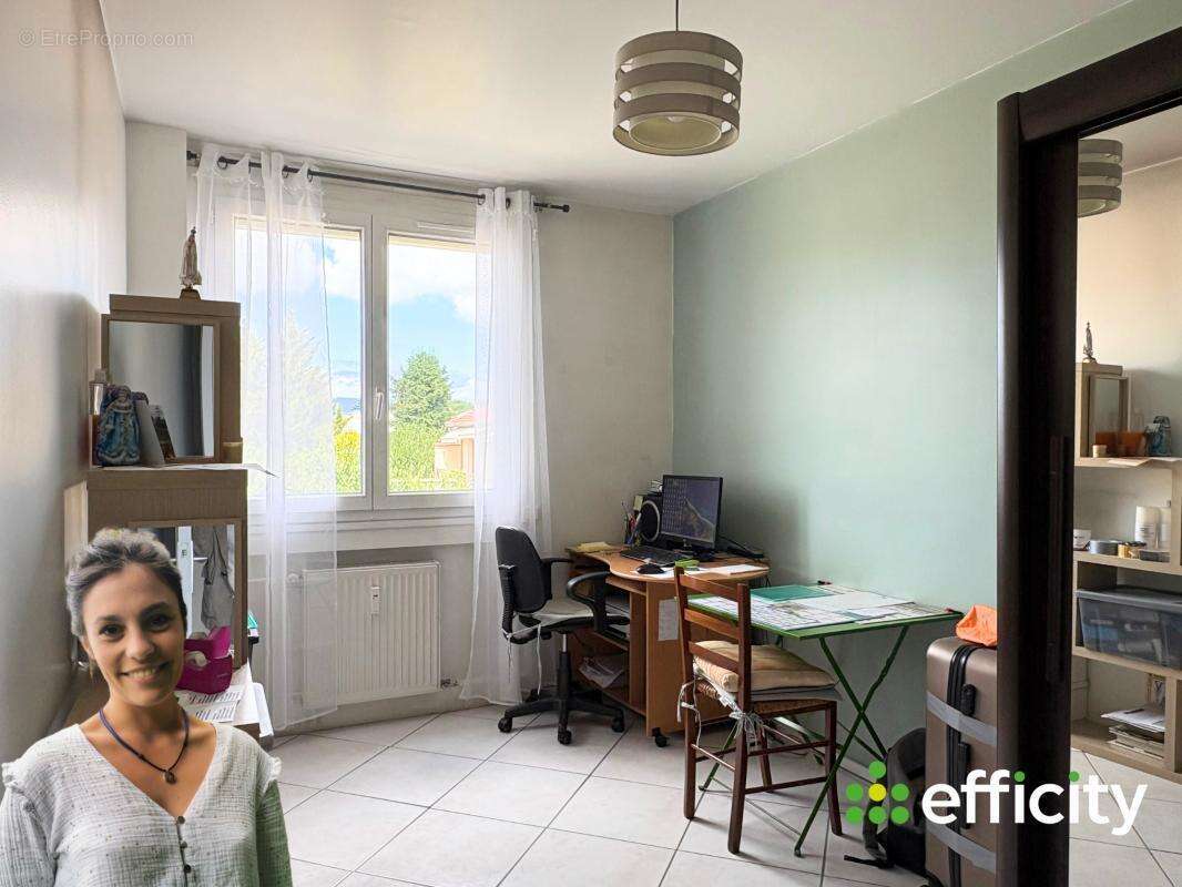 Appartement à SURY-LE-COMTAL