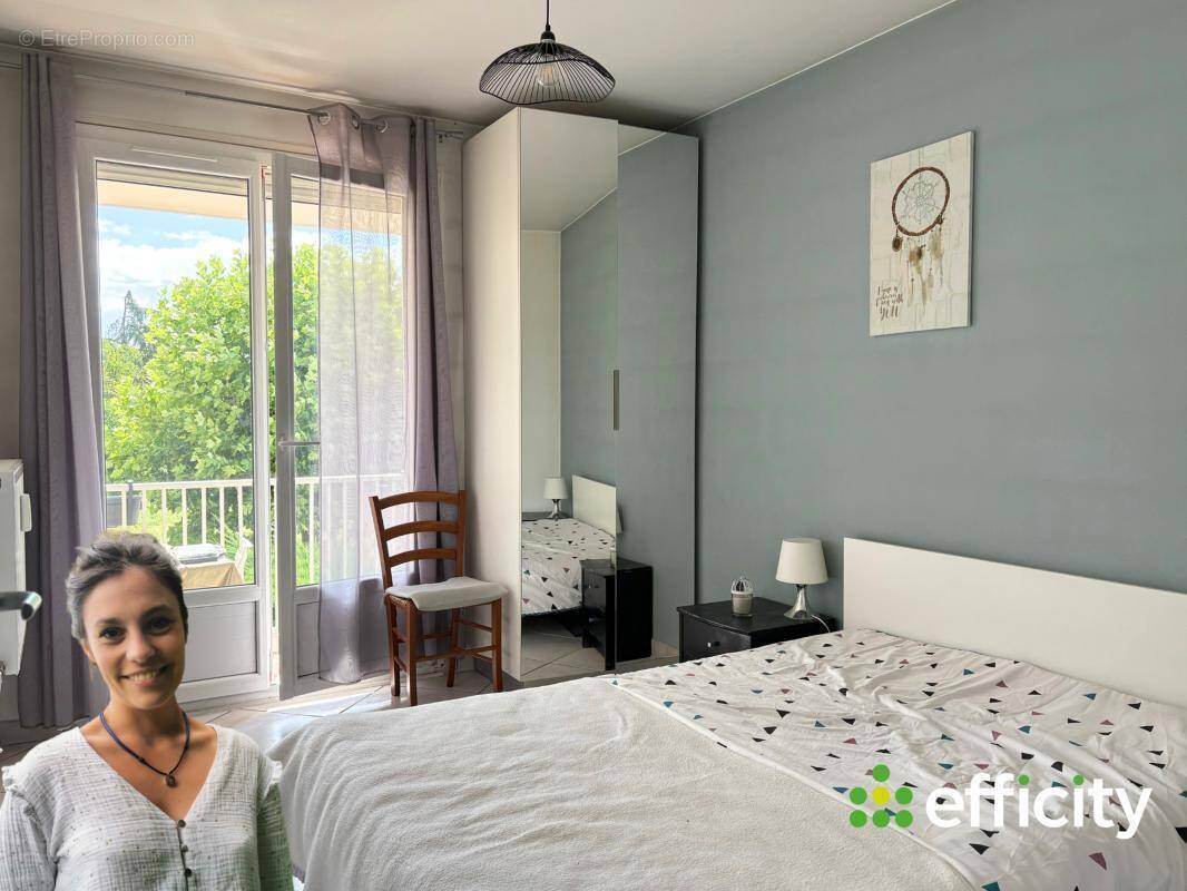 Appartement à SURY-LE-COMTAL