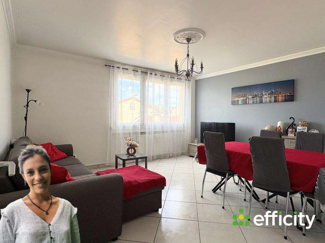 Appartement à SURY-LE-COMTAL
