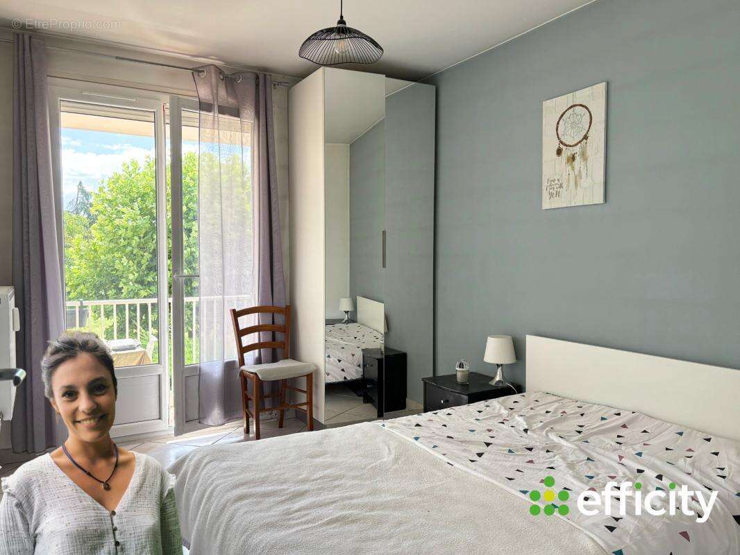 Appartement à SURY-LE-COMTAL