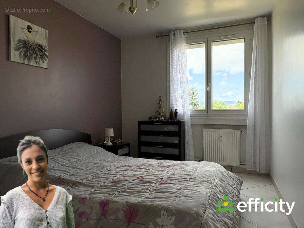 Appartement à SURY-LE-COMTAL