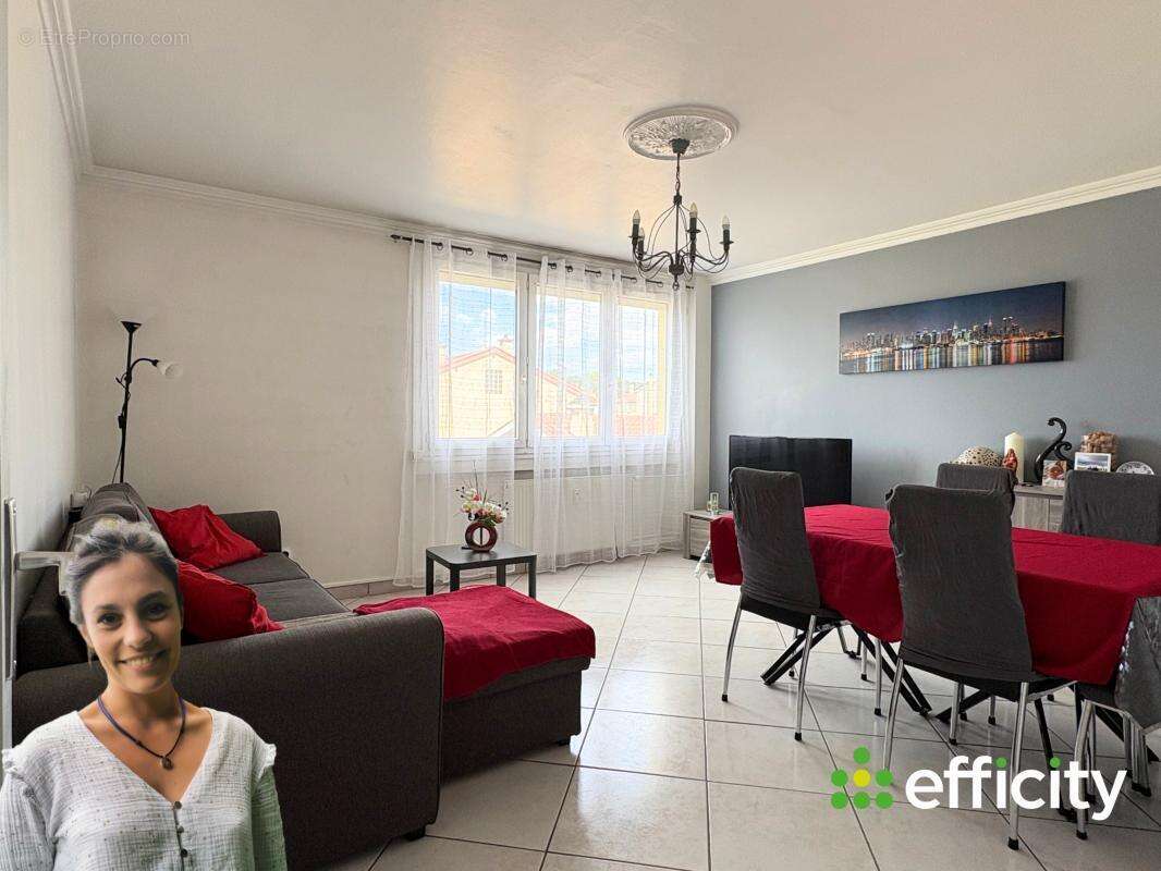 Appartement à SURY-LE-COMTAL