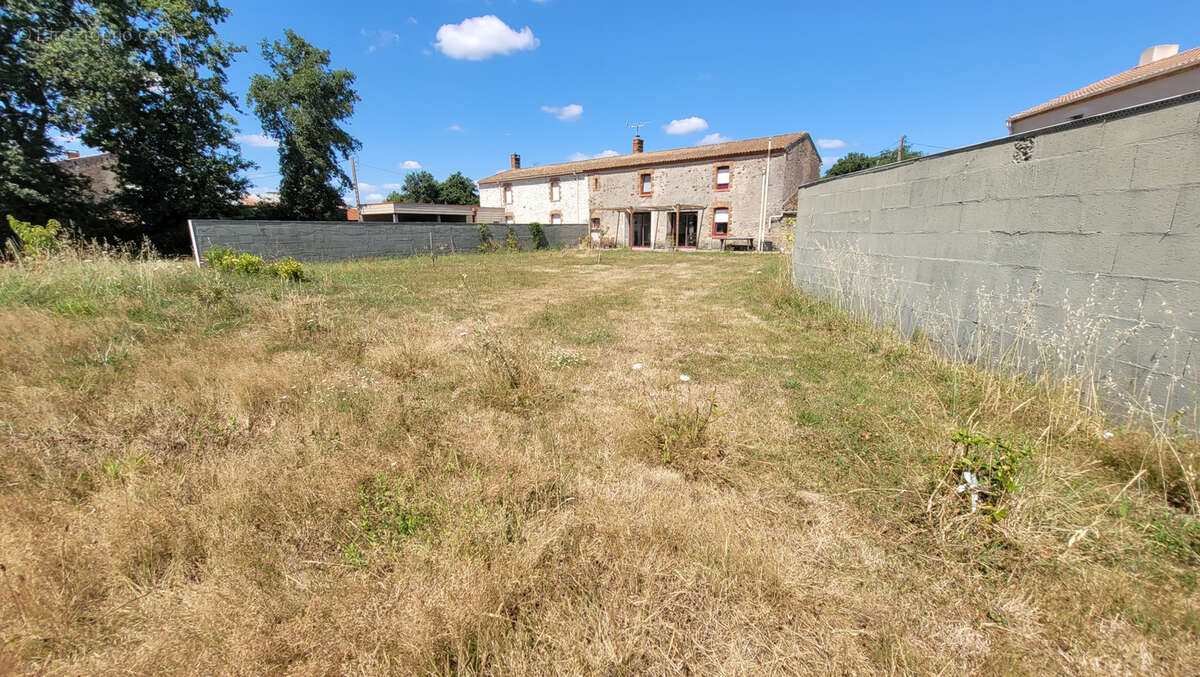 Maison à LA LIMOUZINIERE