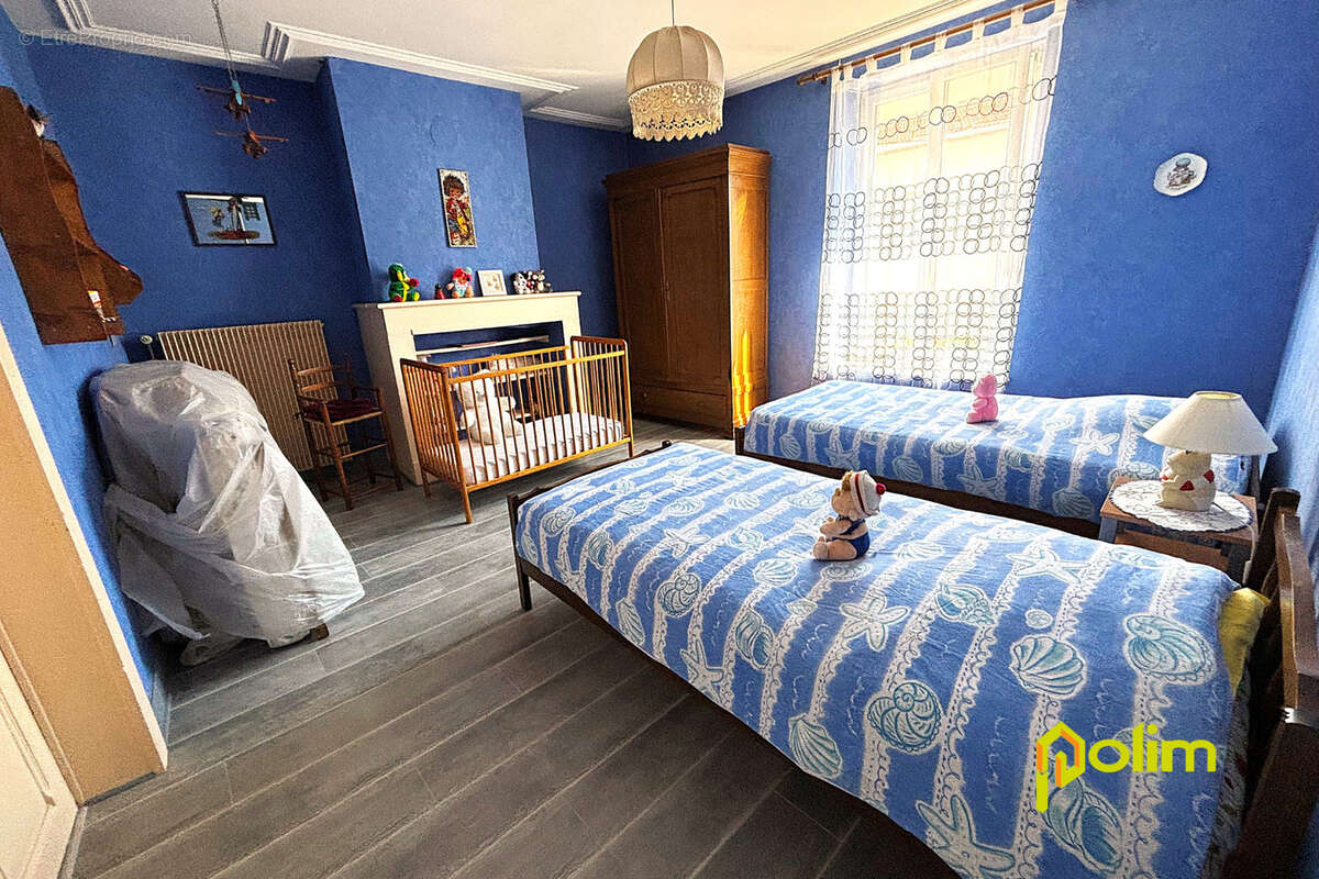 Maison à THIAUCOURT-REGNIEVILLE