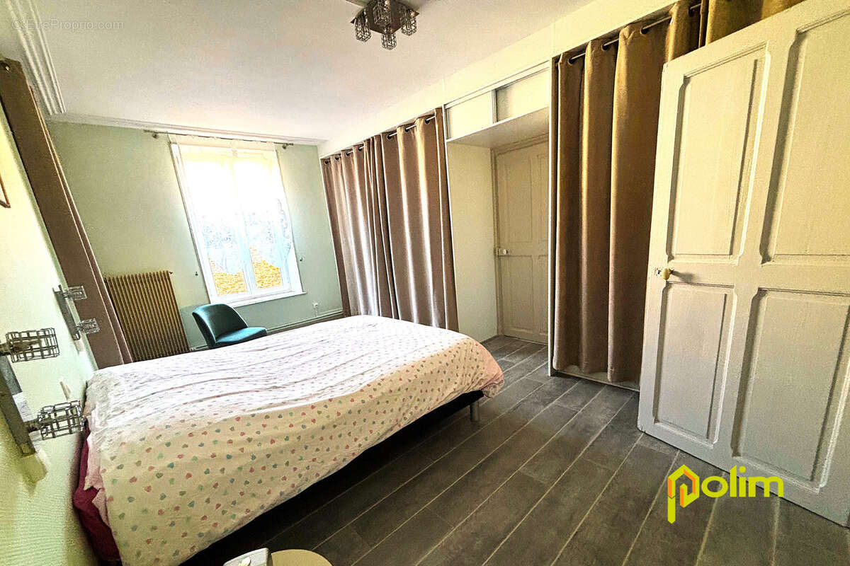 Maison à THIAUCOURT-REGNIEVILLE