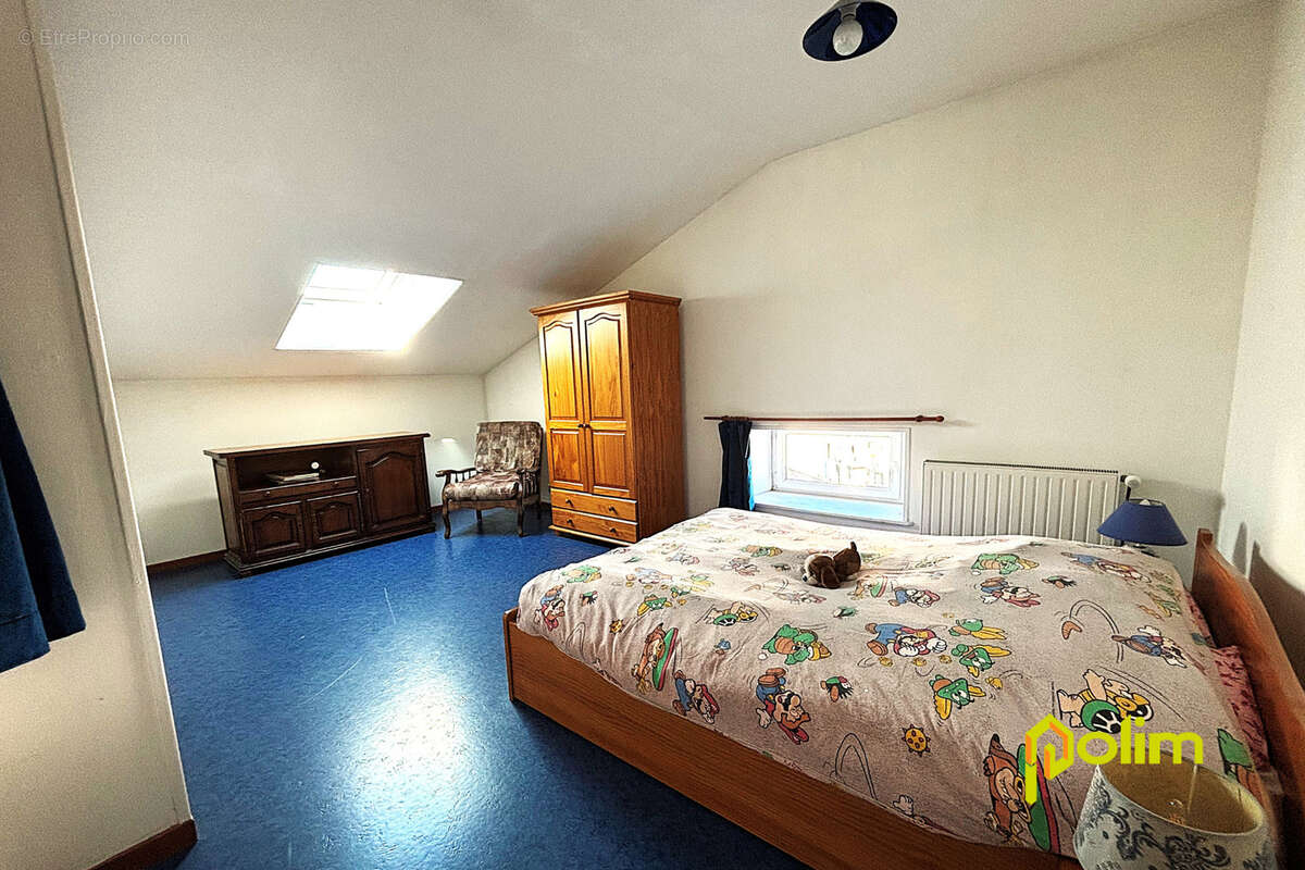 Maison à THIAUCOURT-REGNIEVILLE