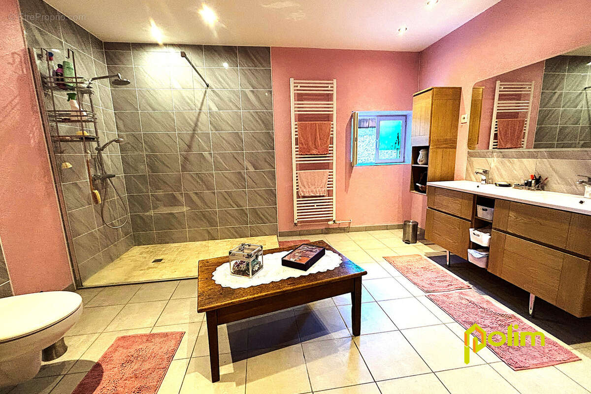 Maison à THIAUCOURT-REGNIEVILLE