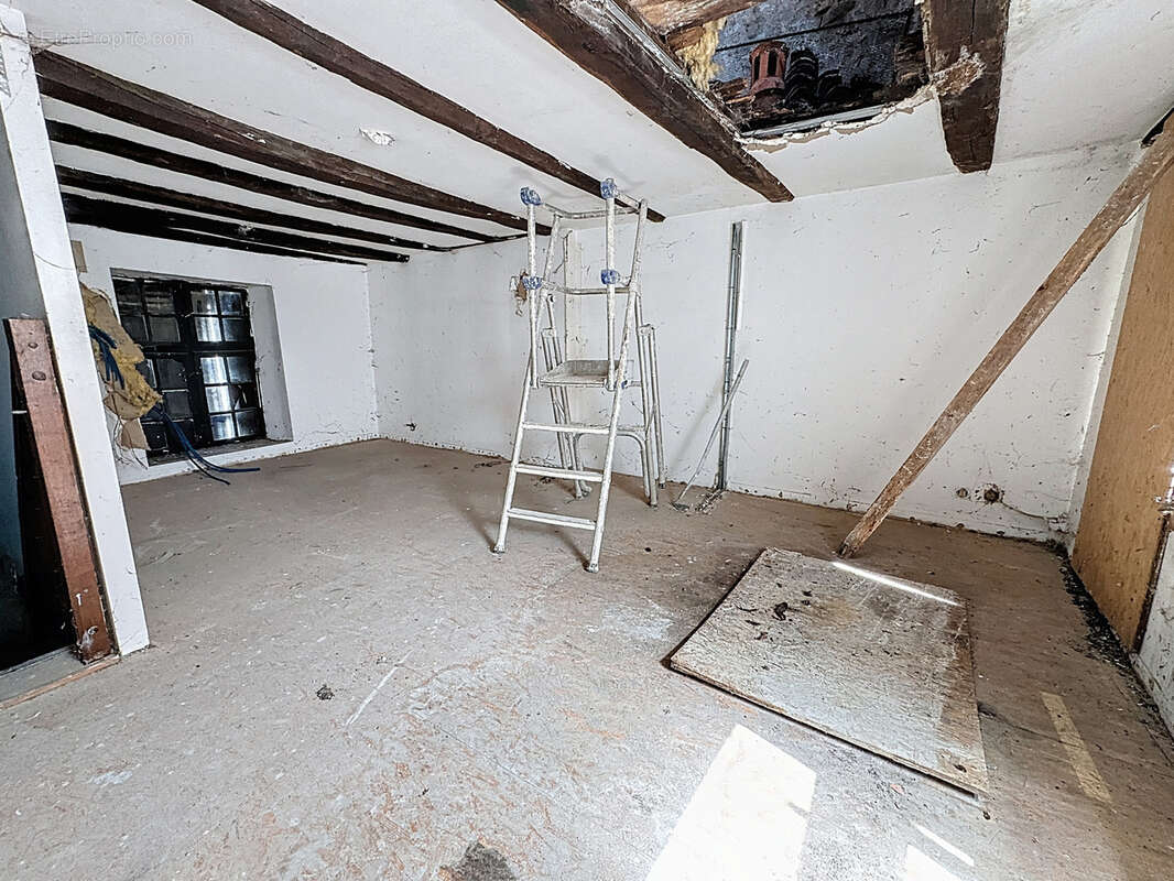 Commerce à MIRECOURT