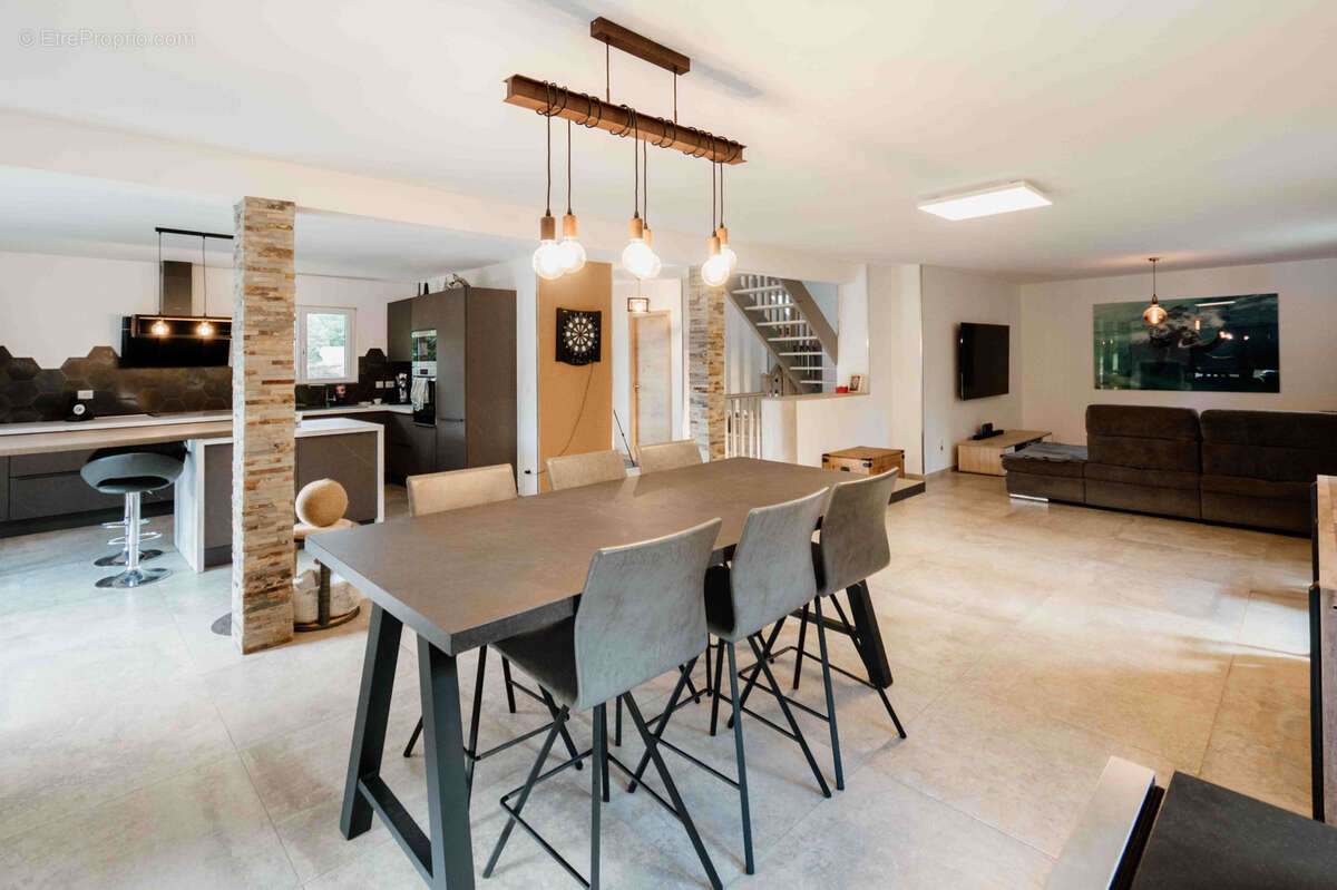 Maison à OYE-ET-PALLET