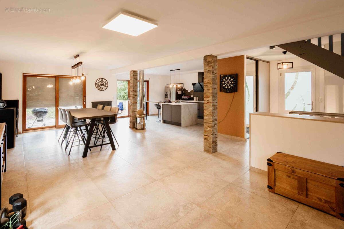 Maison à OYE-ET-PALLET