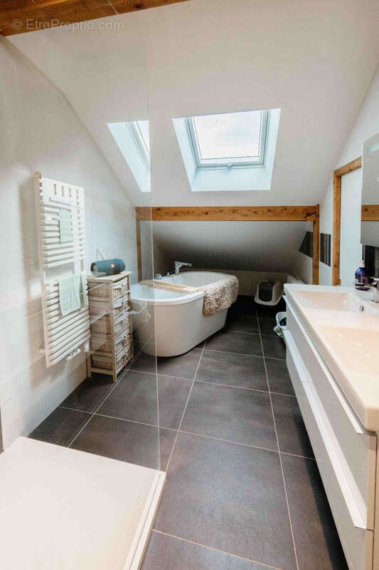 Maison à OYE-ET-PALLET