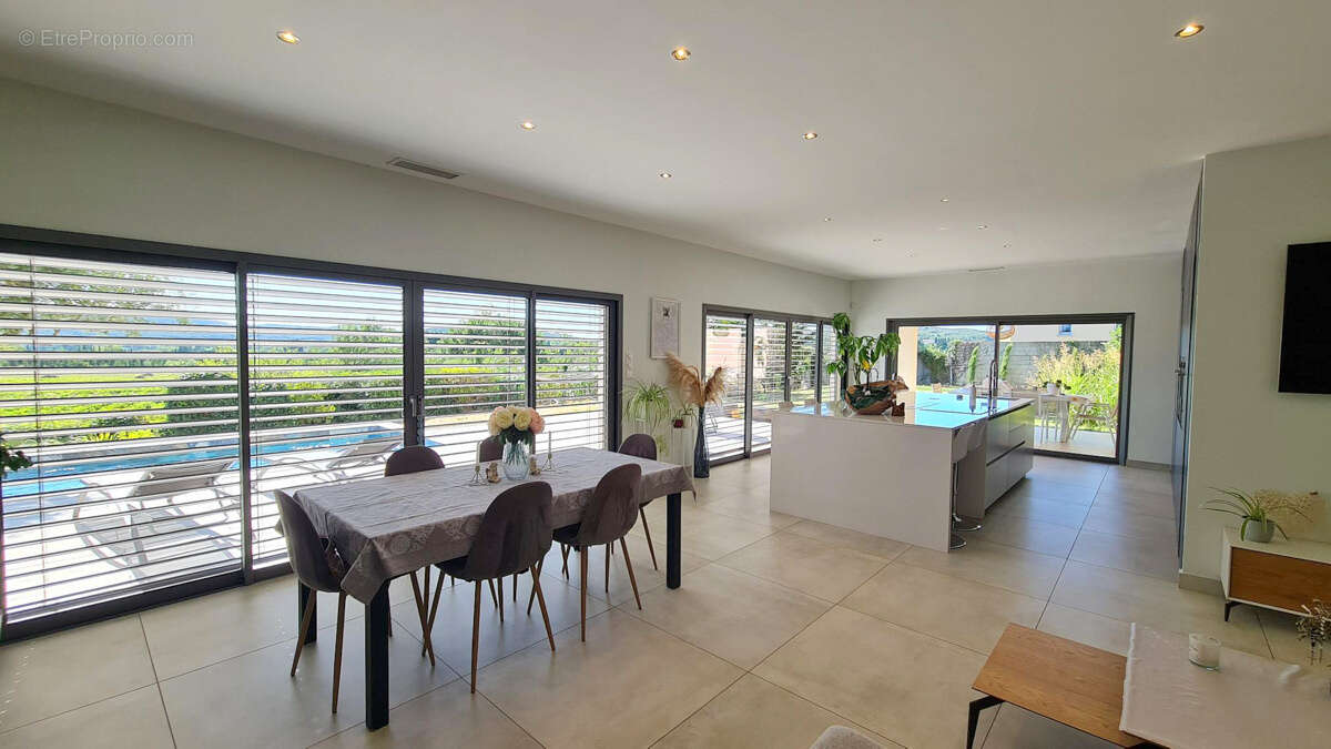 Maison à ROCHEFORT-DU-GARD