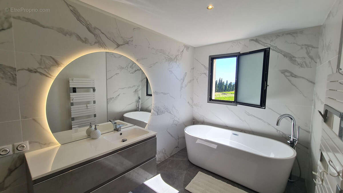 Maison à ROCHEFORT-DU-GARD