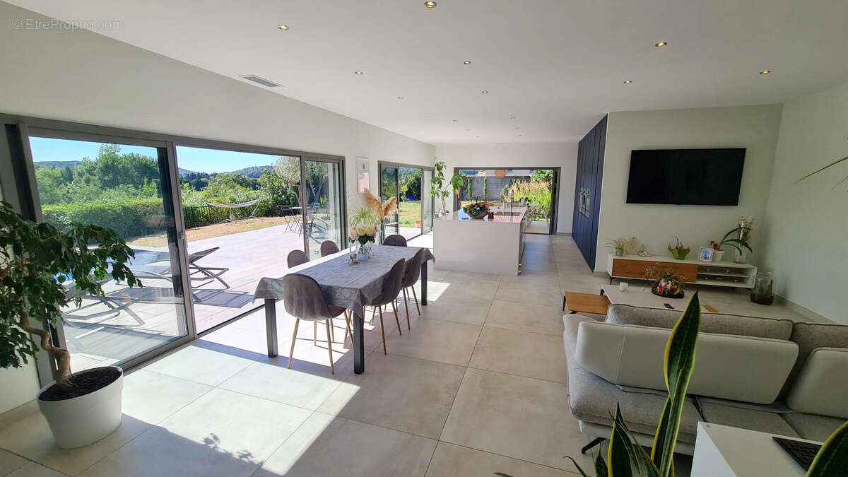 Maison à ROCHEFORT-DU-GARD