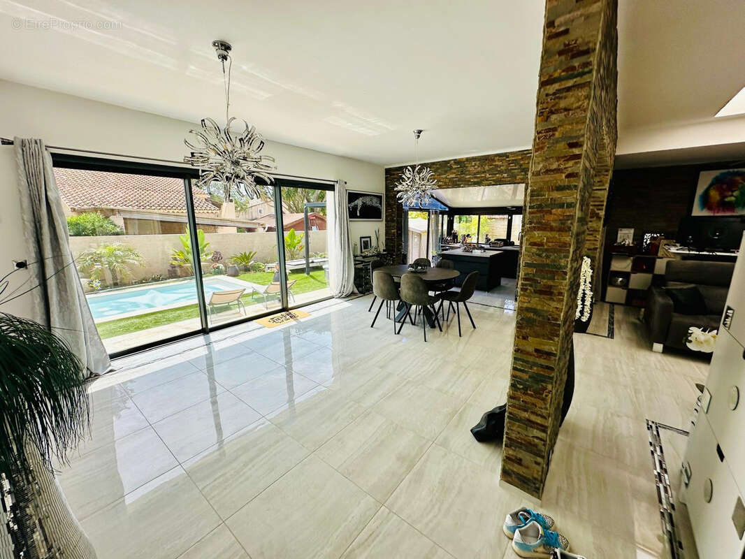 Maison à SIX-FOURS-LES-PLAGES