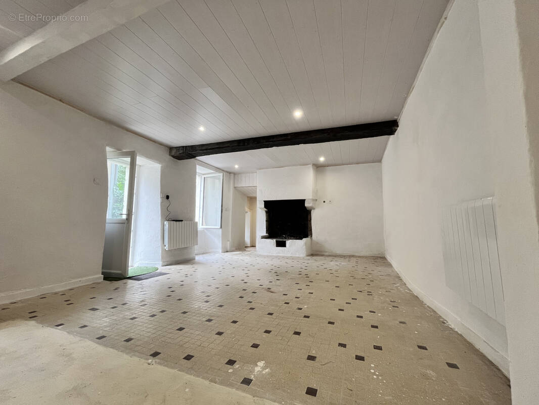 Maison à SAINT-LAURENT-SUR-SEVRE