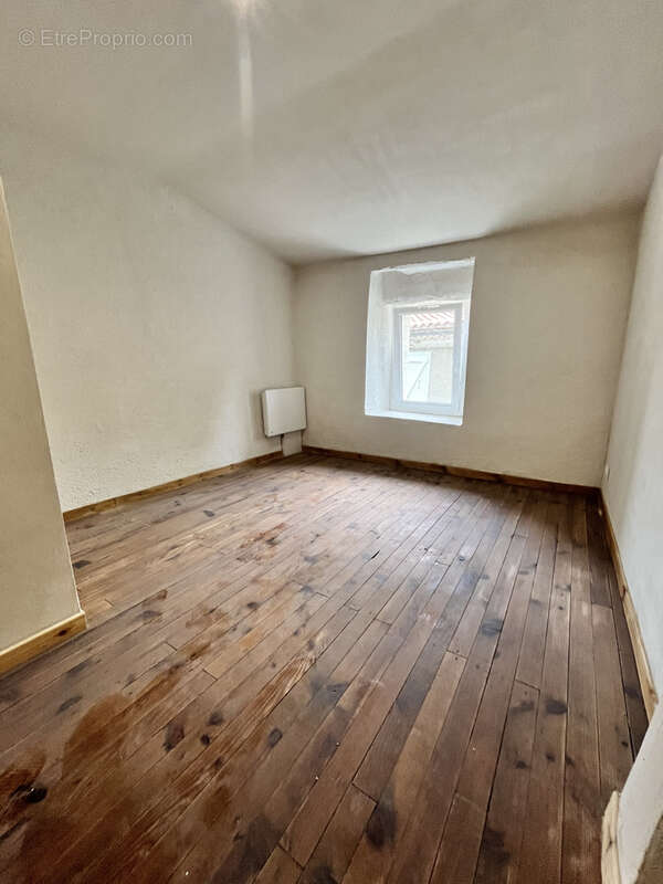 Maison à SAINT-LAURENT-SUR-SEVRE