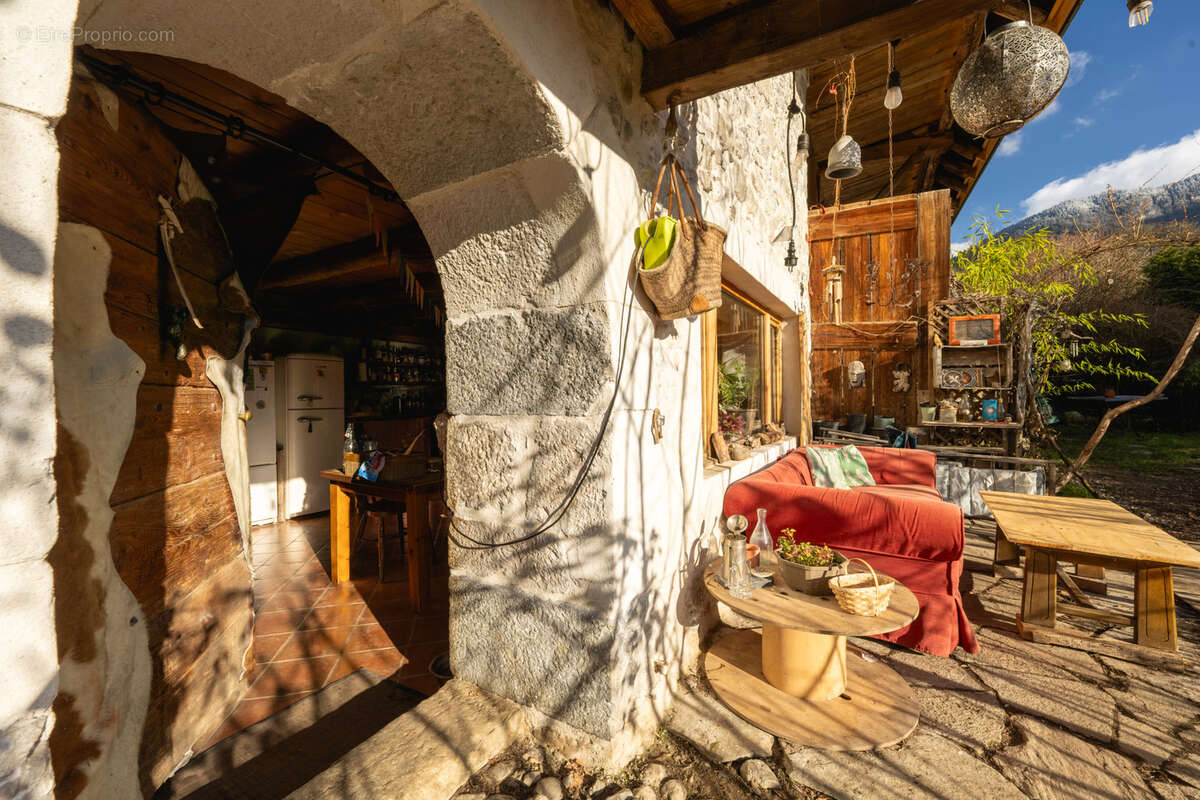 Maison à LESCHERAINES