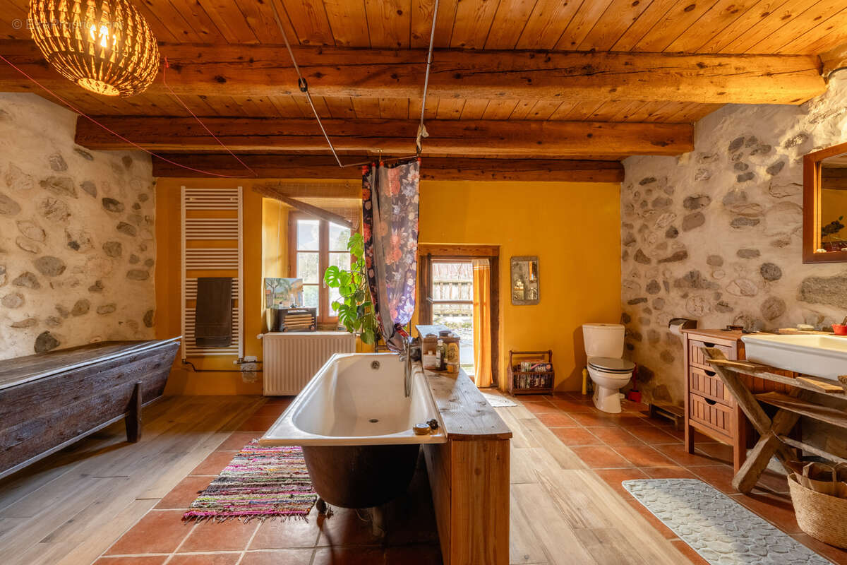 Maison à LESCHERAINES