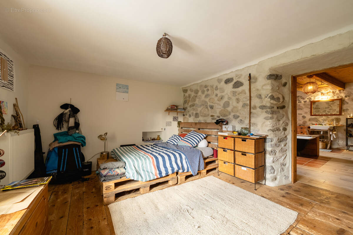 Maison à LESCHERAINES