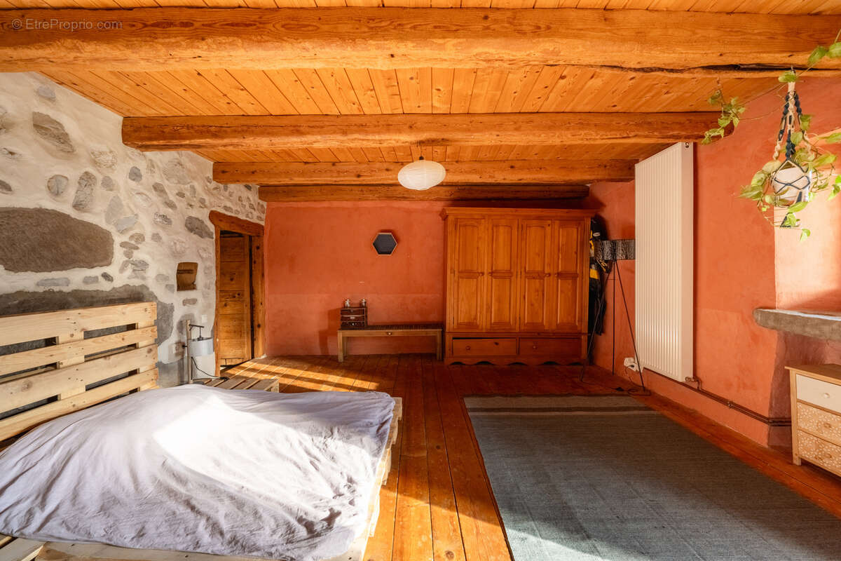 Maison à LESCHERAINES