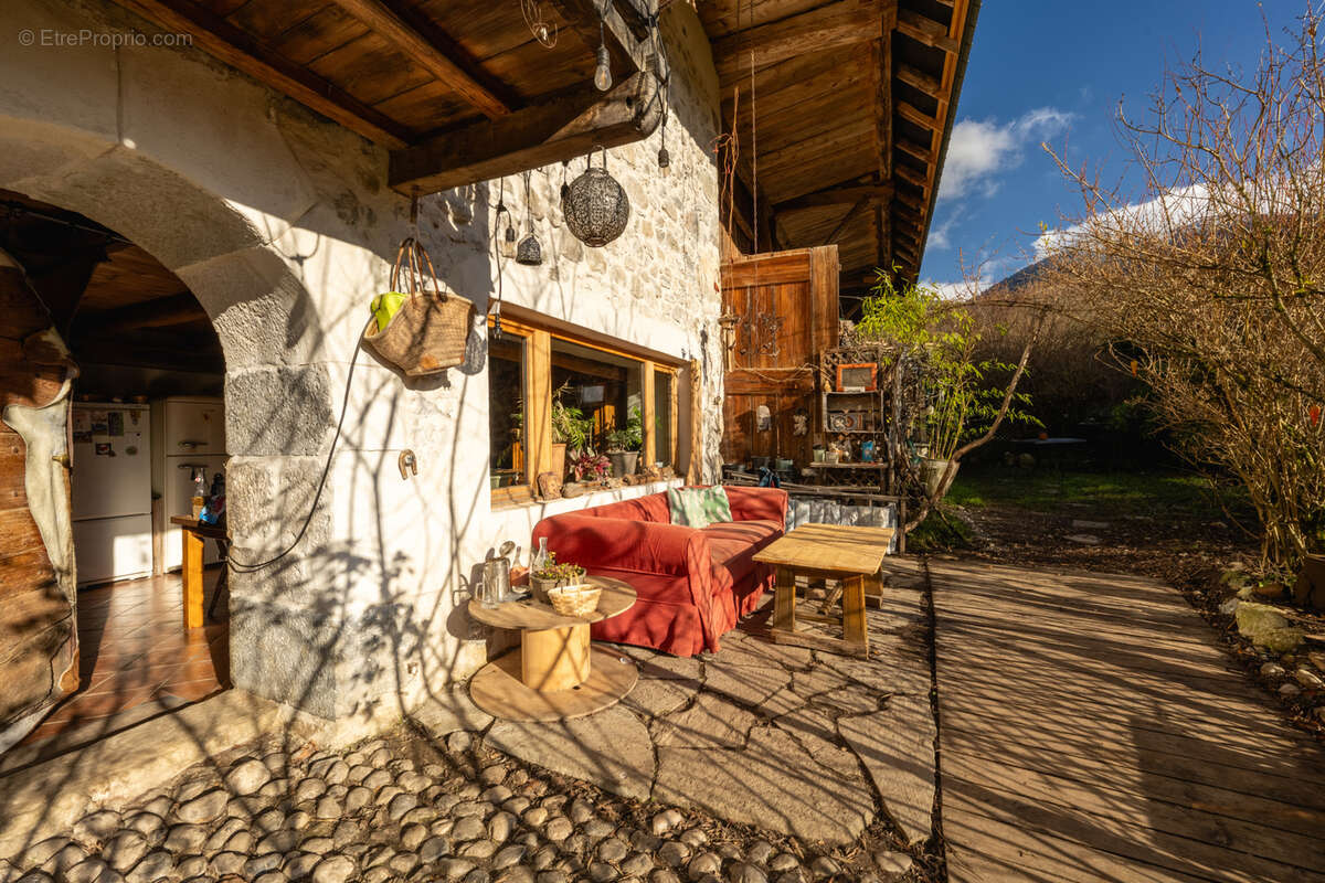 Maison à LESCHERAINES