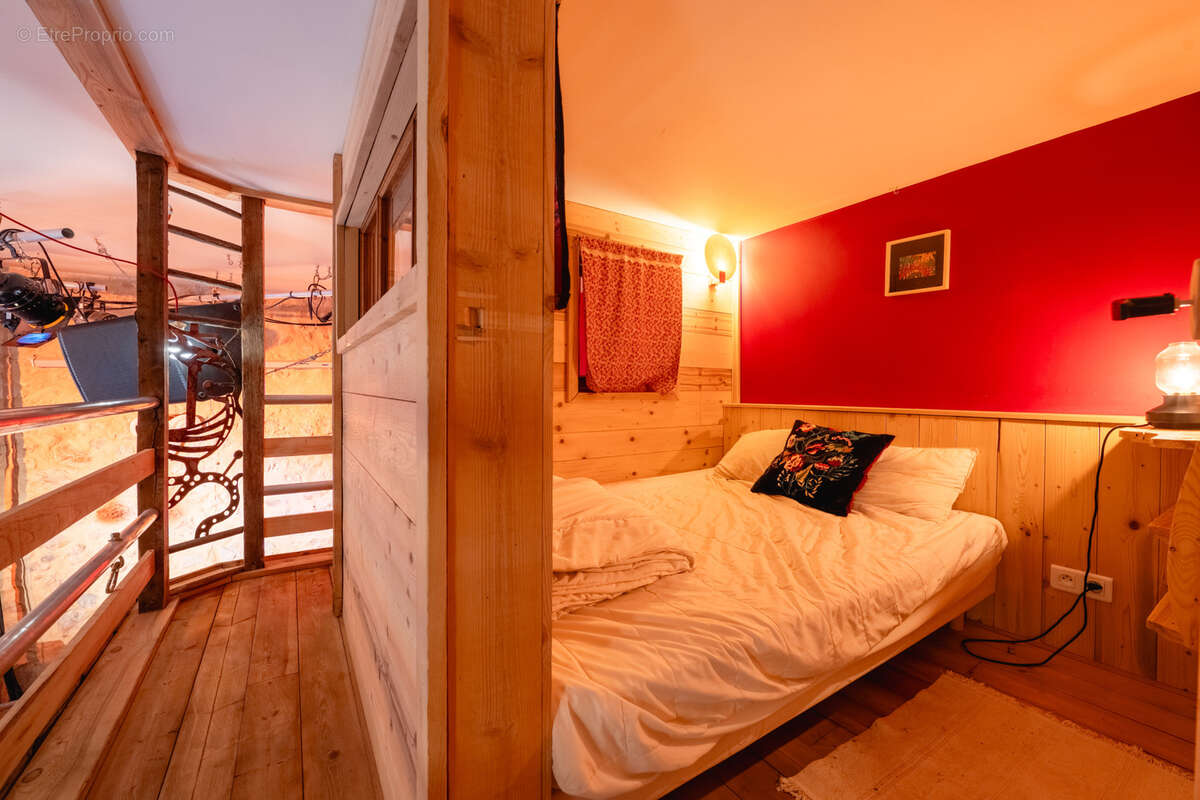 Autre à LESCHERAINES