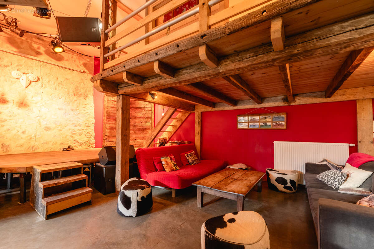 Autre à LESCHERAINES