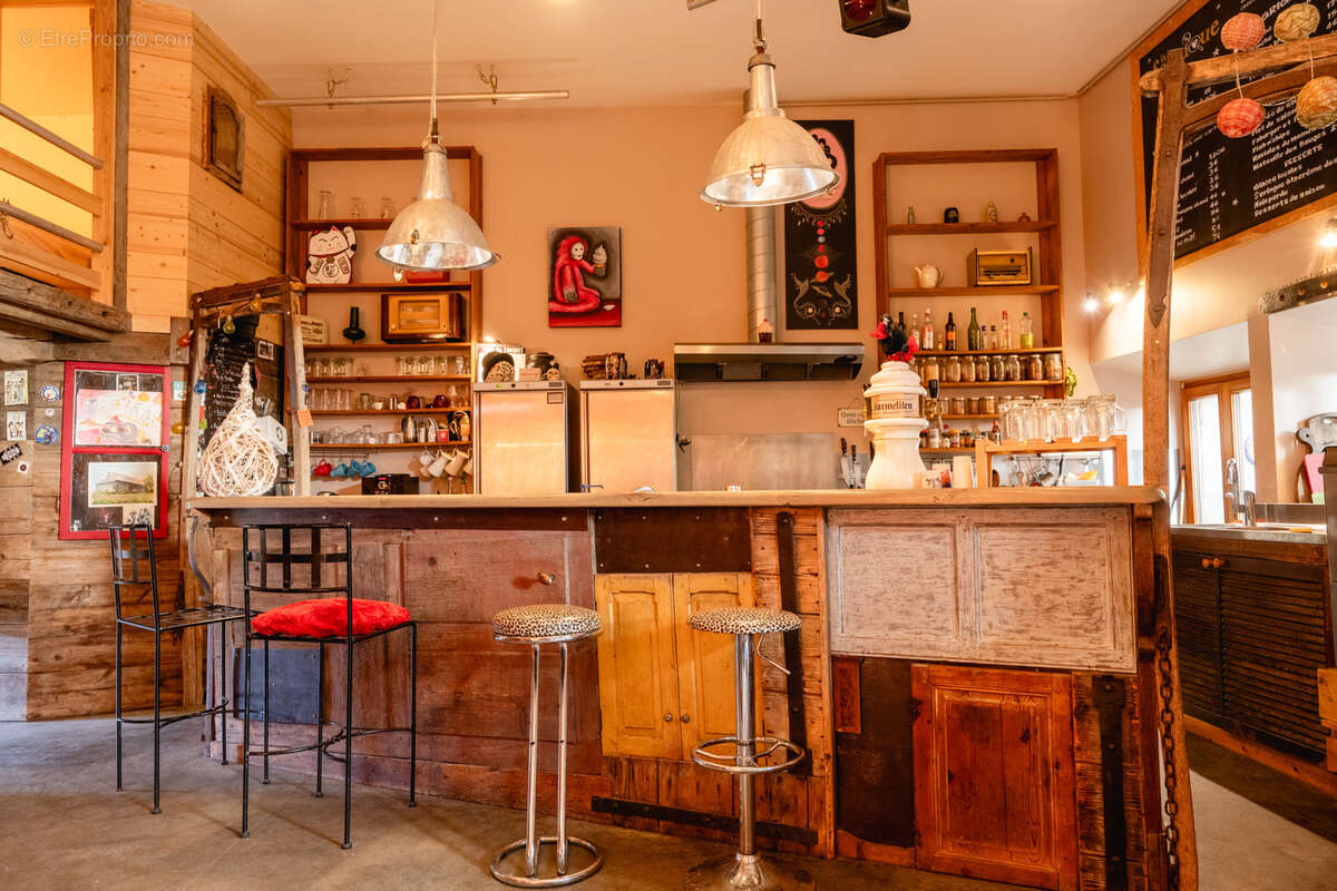 Autre à LESCHERAINES