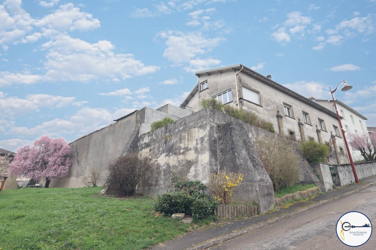 Maison à DOMEVRE-SUR-DURBION