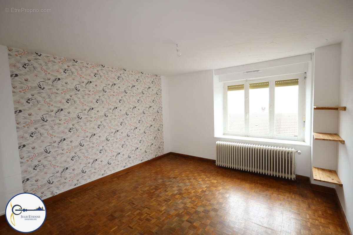 Maison à DOMEVRE-SUR-DURBION