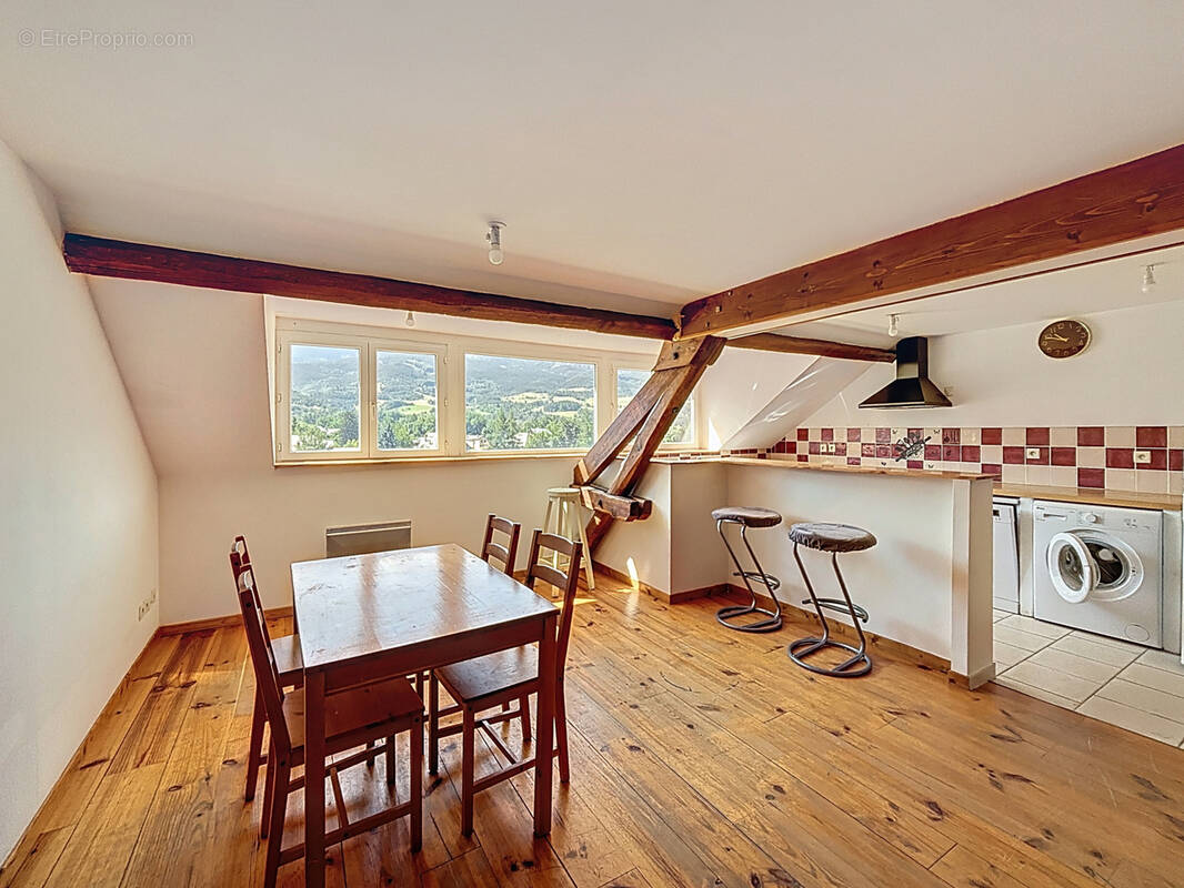 Appartement à JAUSIERS