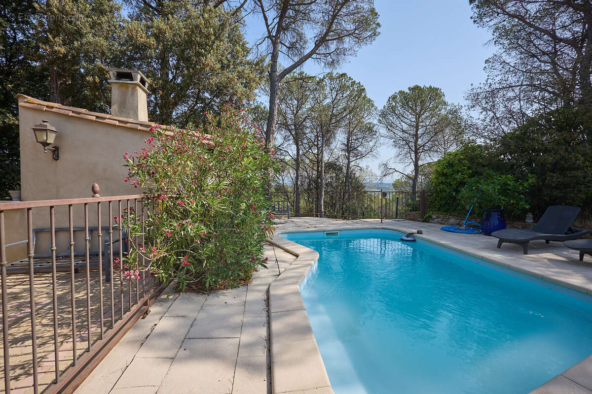 Maison à VILLEDUBERT