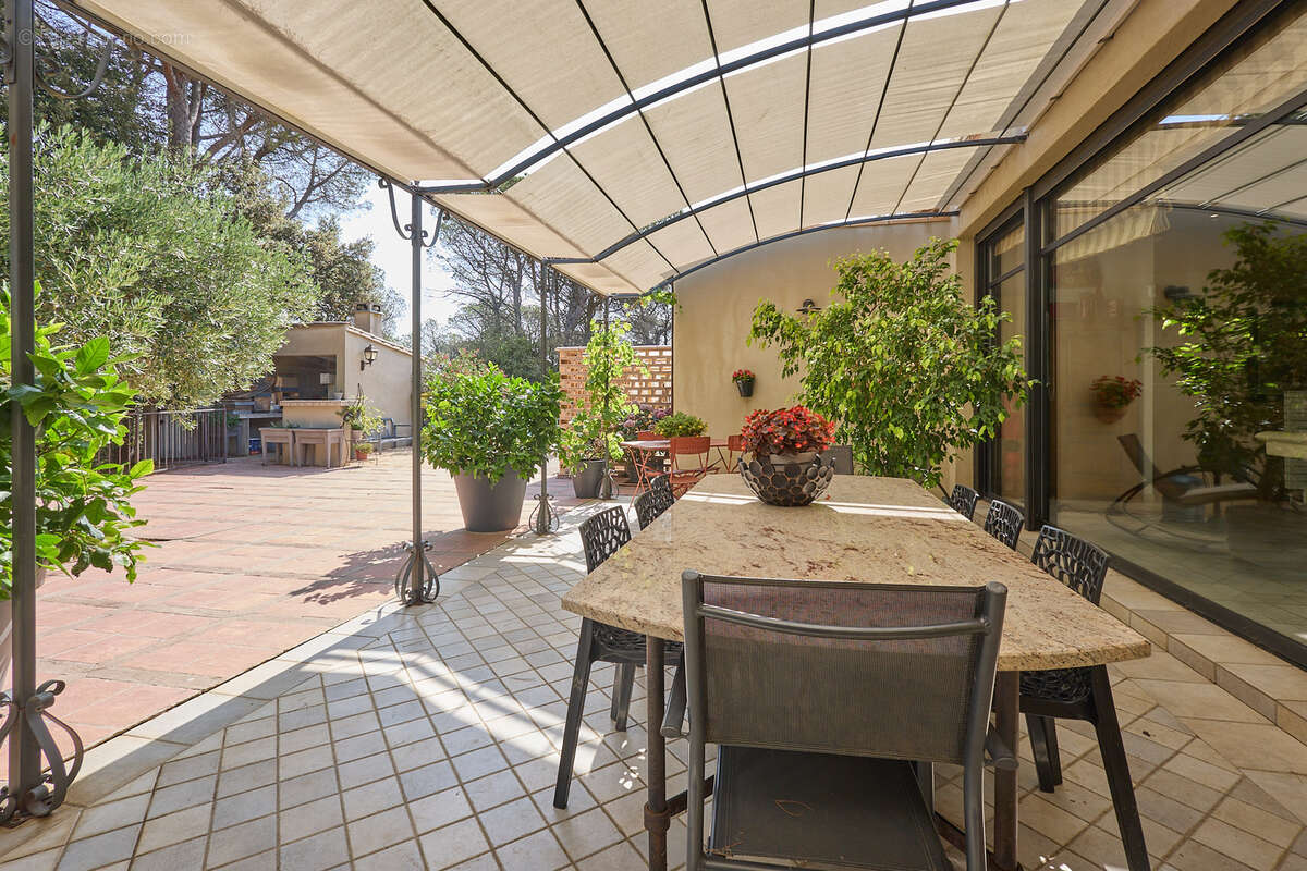 Maison à VILLEDUBERT