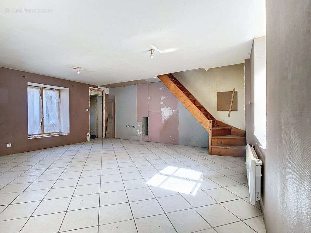 Maison à MONTMIRAIL