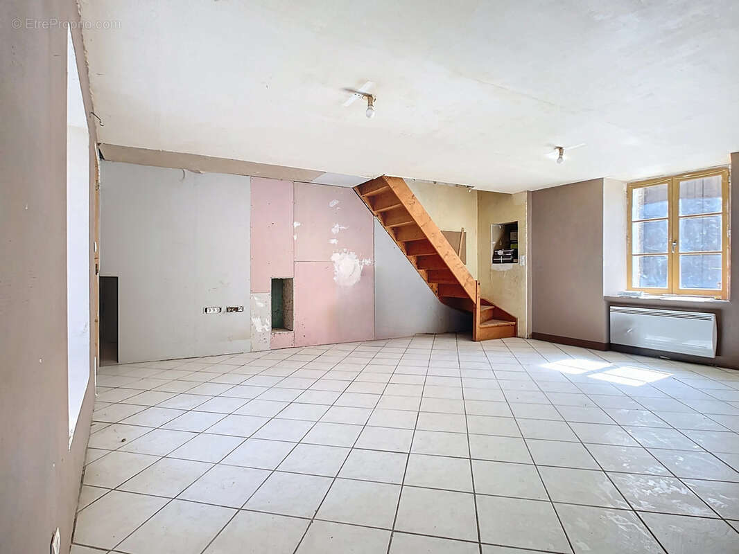 Maison à MONTMIRAIL