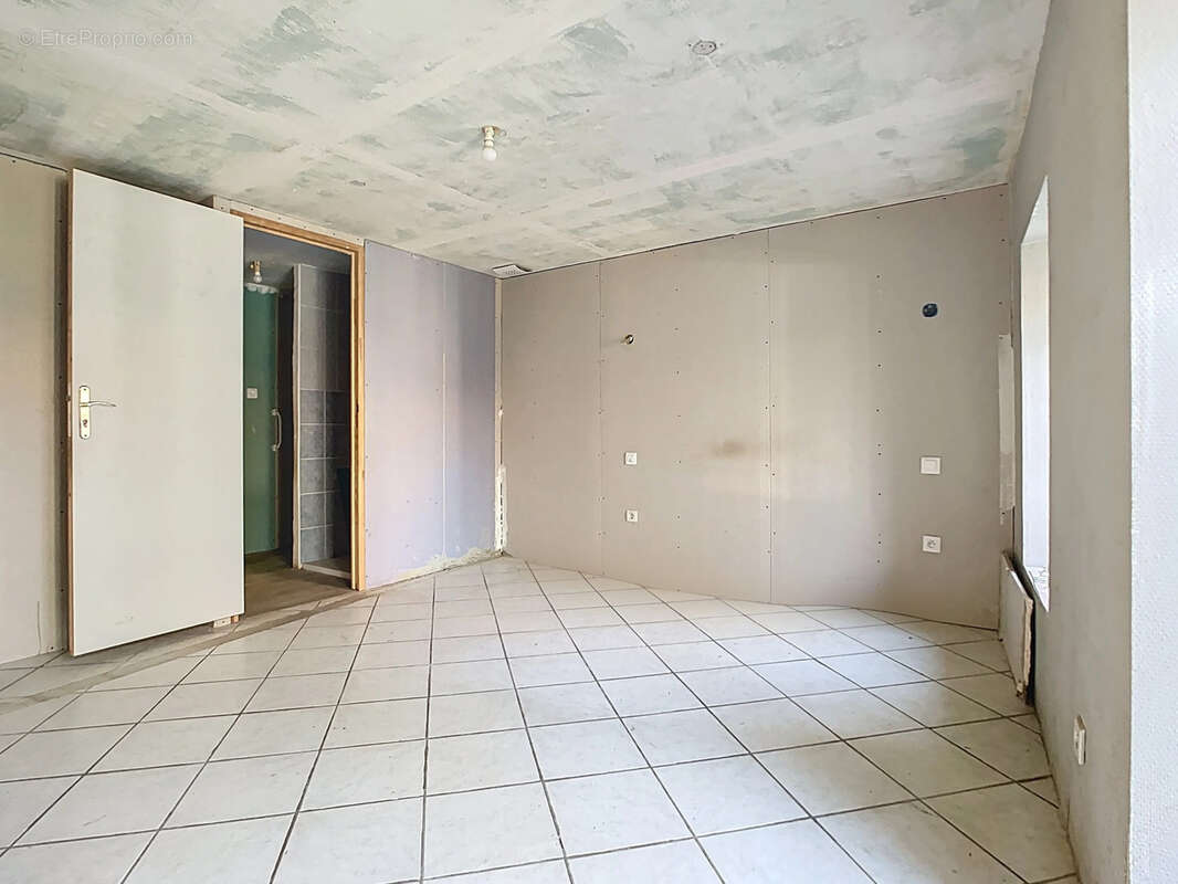 Maison à MONTMIRAIL