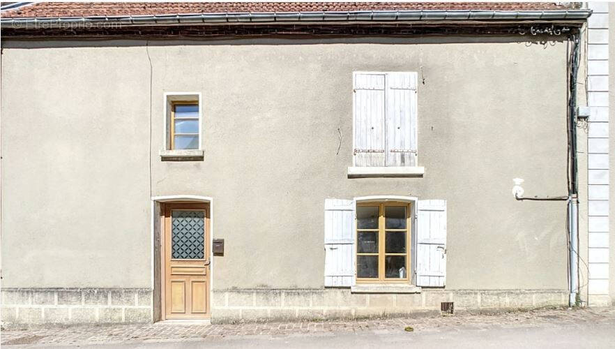 Maison à MONTMIRAIL