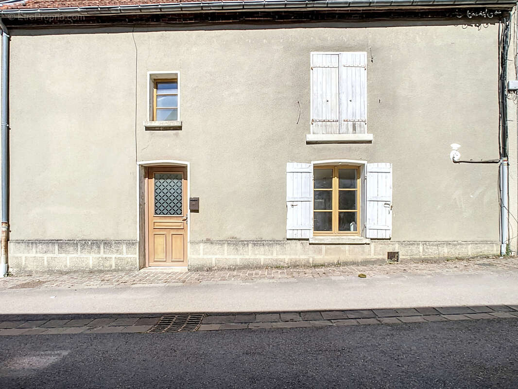 Maison à MONTMIRAIL