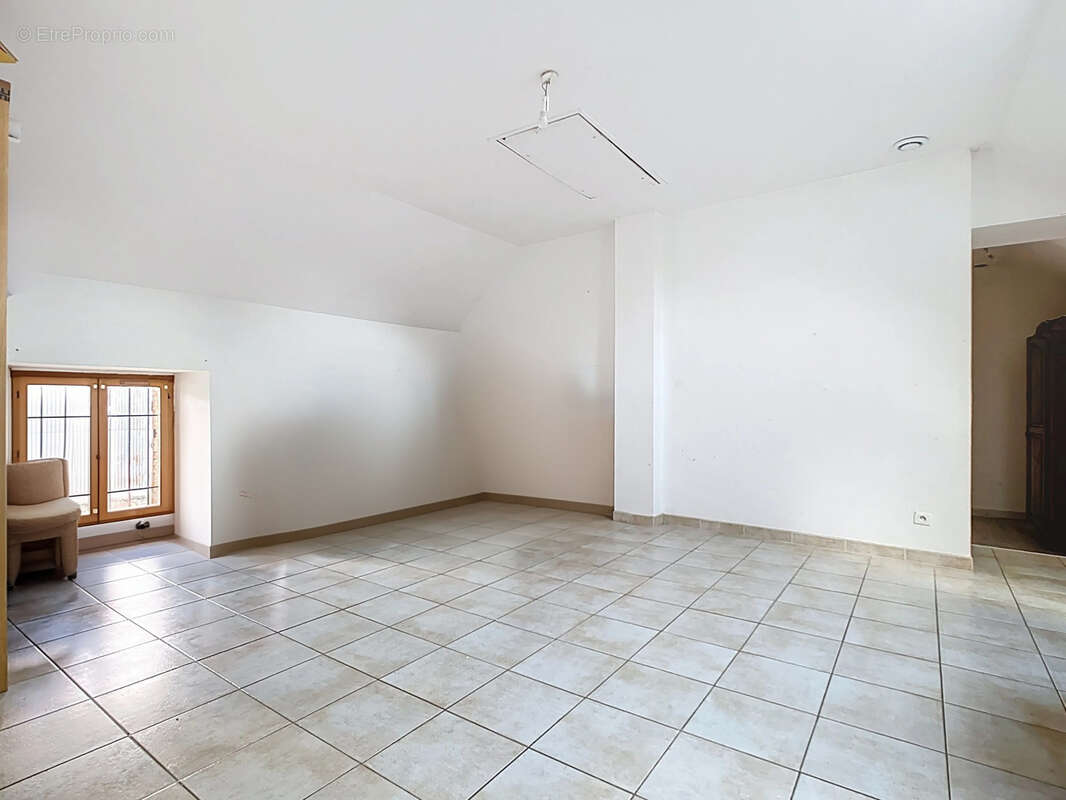 Maison à MONTMIRAIL