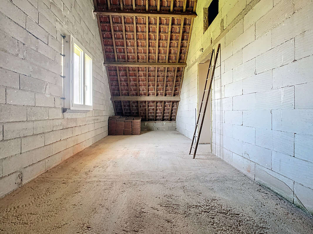 Maison à MONTMIRAIL