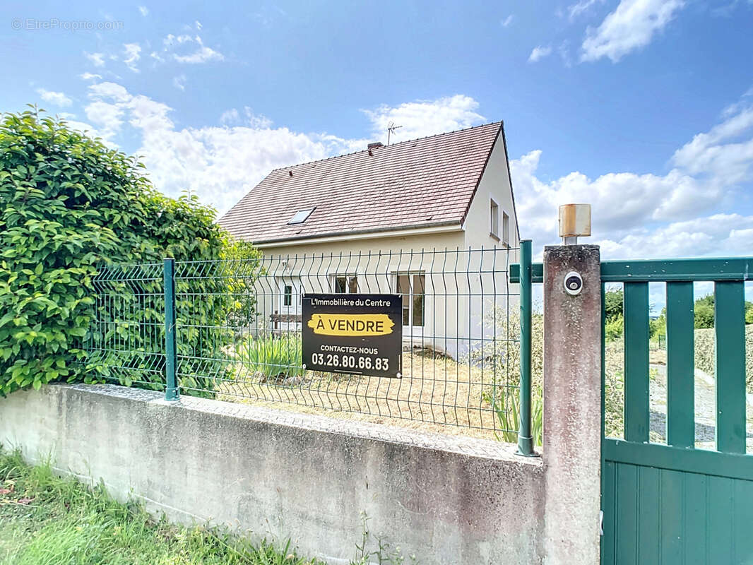 Maison à MONTMIRAIL