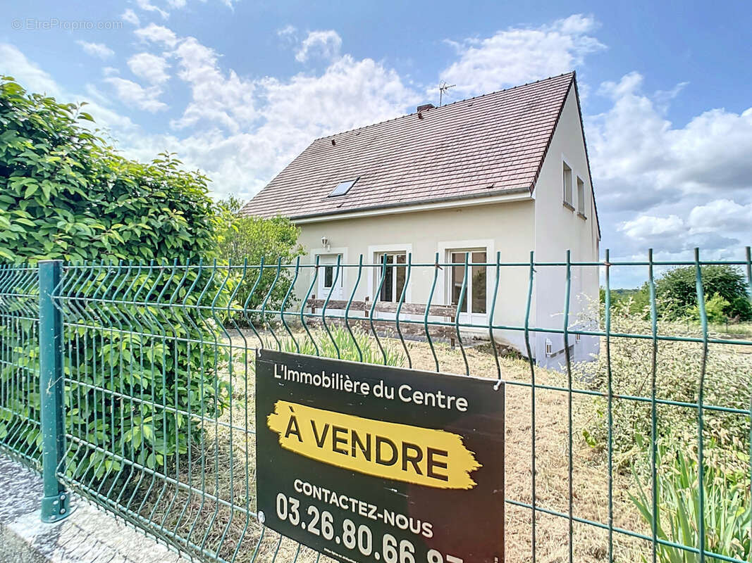 Maison à MONTMIRAIL