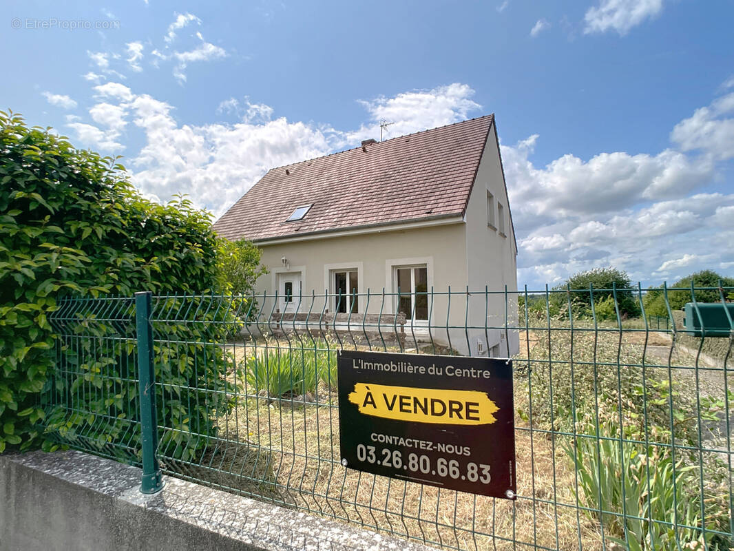 Maison à MONTMIRAIL
