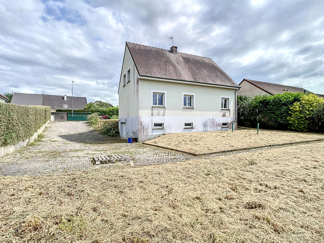 Maison à MONTMIRAIL